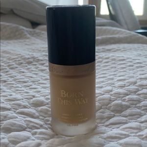 Born This Way Too Faced Ivory Foundation